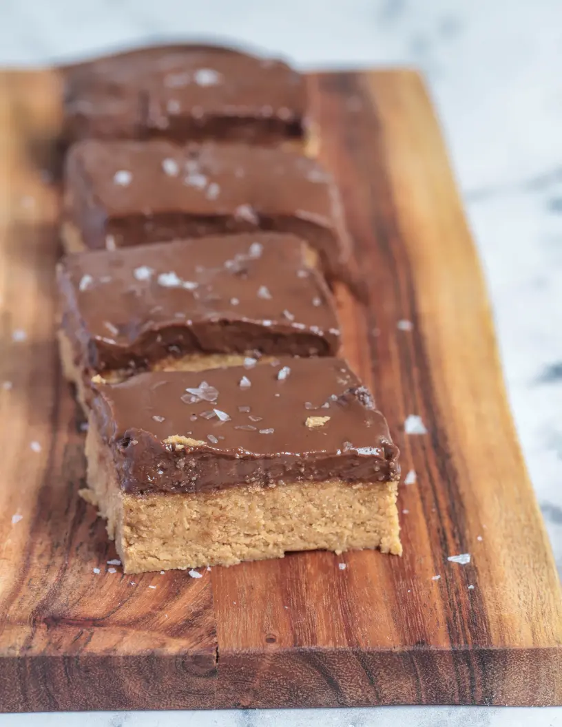 Fudge proteico con ganache de chocolate y sal marina