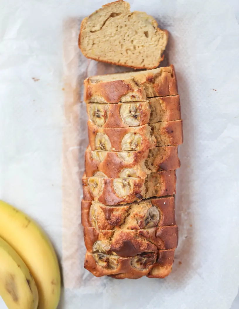 Pan proteico de banana con almendras