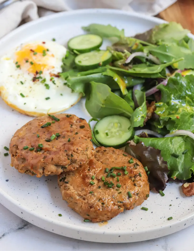 Tortitas de salchicha de pavo con hierbas
